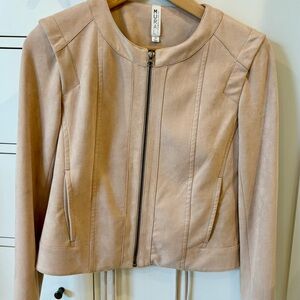 Mural blush pink, suede like cropped jacket with details. Size XS.
